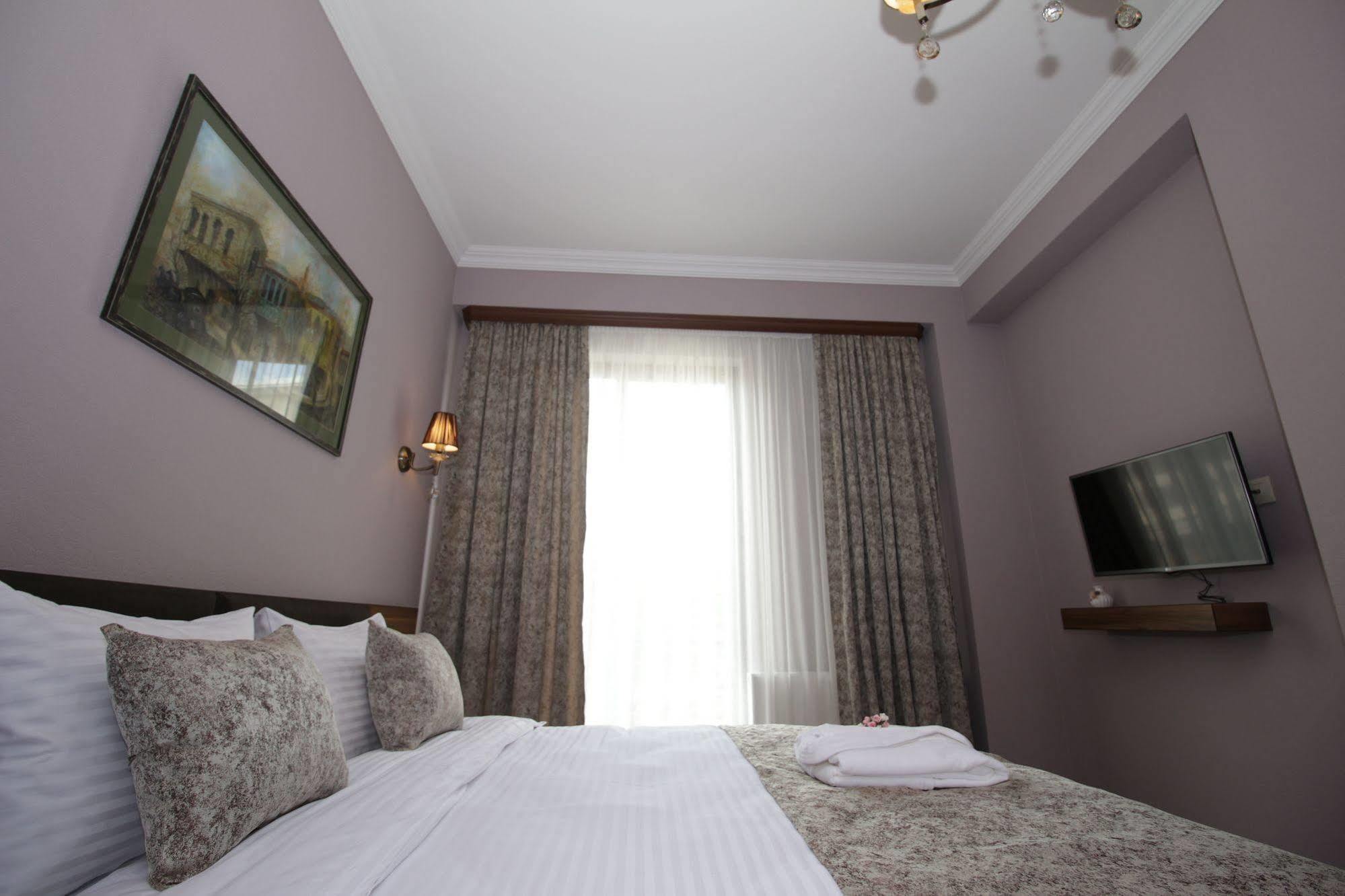 Hotel Pushkin Тбилиси Экстерьер фото